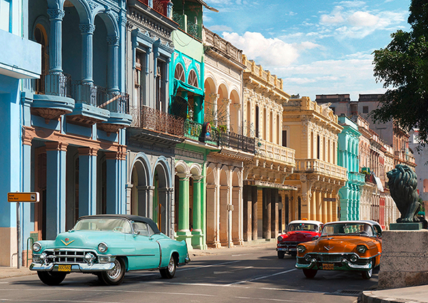 Avenida in Havana