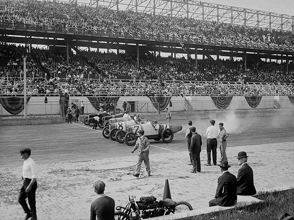 Cars at the start line of the Sheepshead Bay Race Track