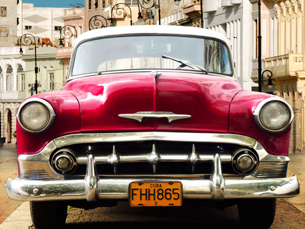Classic American car in Habana